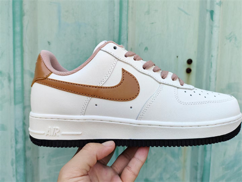 86e644_81eee39a341944deaa7f6894593a5e24mv2